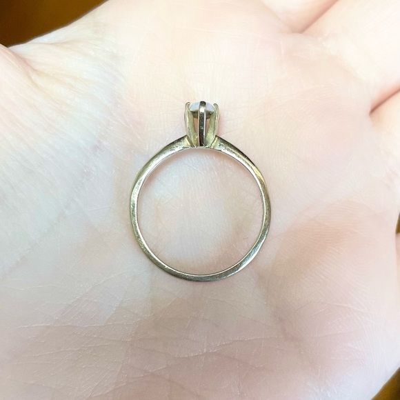 14K Fire Opal 6x3mm vintage rainbow iridescent oval Cabochon gold ring… - Picture 10 of 11